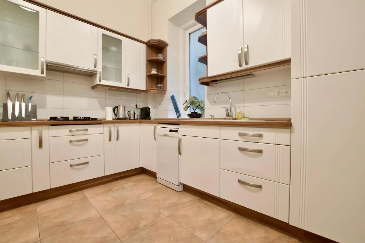 Standard Apartment By Hi5 - St. King Street 16. Budapest