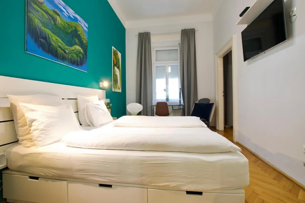 Standard Apartment By Hi5 - St. King Street 16. Budapest