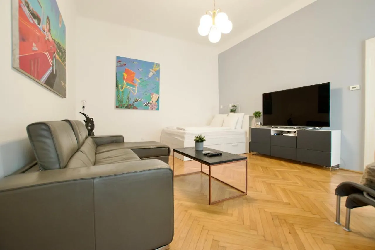 Standard Apartment By Hi5 - St. King Street 16. Budapest