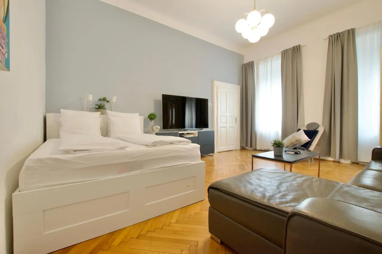 Standard Apartment By Hi5 - St. King Street 16. Budapest 0*,