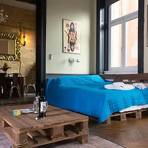  Apartment Walnuttree Loft Style Prestige